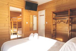 Hotels Le Loup Blanc : photos des chambres