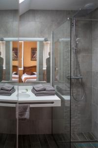 Hotels LOGIS HOTEL - Le Relais Saint Vincent : photos des chambres