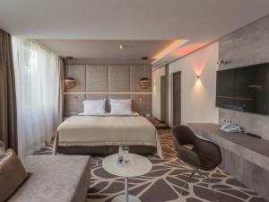 Premium King Room room in Holiday Inn Munich Unterhaching an IHG Hotel