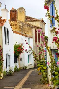 Maisons de vacances Demeure familiale pour 6 a Saint Gilles Croix de Vie : Maison 2 Chambres