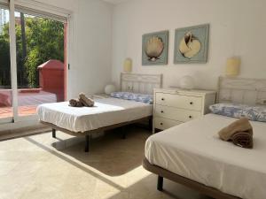 Spacious Golden Mile Townhouse