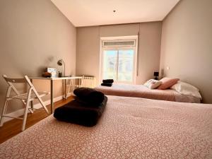 Atuaire Home Plaza de Libertad junto a el CID Campeador Burgos