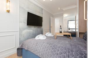 Moderna Central Luxury Apartment with Parking in Gdynia by Noclegi Renters