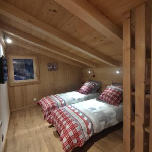 Chalets Chalet neuf vue panoramique sur le MONT-BLANC : photos des chambres