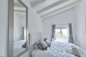 Villas THE WHITE HOUSE BEAUSOLEIL- Monaco Border Waterfall & View of Sea and Monaco : photos des chambres