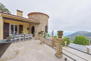 Villas BIRDS EYE VILLA Luxury Castle Paranomic Views of Monaco Monte Carlo Hills & Sea : photos des chambres