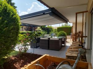 Ferienhaus mit zwei 4 Sterne Wohnungen bei Limburg