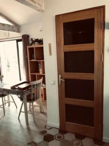 Villas Petit mas provencal meuble de tourisme 3 etoiles - 3 pers 1 piece 30 m2 tout confort lisiere foret jardin Jacuzzi Piscine : photos des chambres