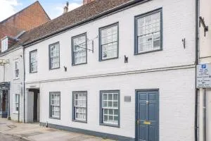 The Old Surgery - Winterbourne Dauntsey