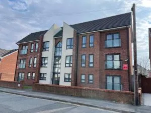 Modern, Quiet, Sleeps 10, Anfield, Tourists, Liverpool - Walton on the Hill