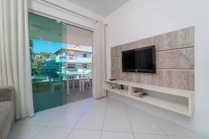 Apartamento 2 dormitórios no centro de Bombinhas com 1 suite