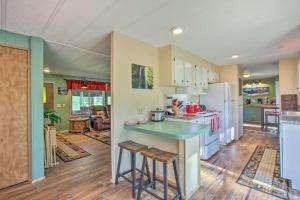 Cozy Chiloquin Retreat < 30 Mi to Crater Lake!