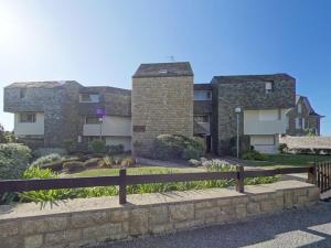 Spacieux studio terrasse, mer à 700m commerces, parking privé, Wi-Fi inclu - FR-1-349-116