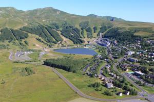 Superbesse - 300m pistes & lac - App 6 pers