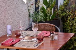 Hotels LOGIS Hotel Restaurant Auberge Du Cheval Blanc : photos des chambres