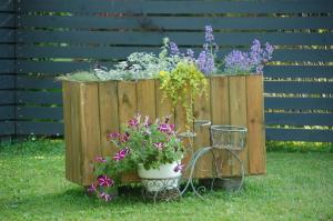 Apartment by the sea (5 minute walk)