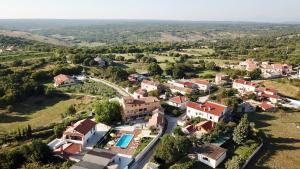 XXL Holiday Home with Pool