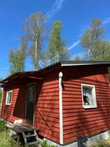 Trevlig Röd liten stuga - Ryd