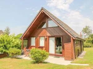 Lodge 16 - Lanteglos