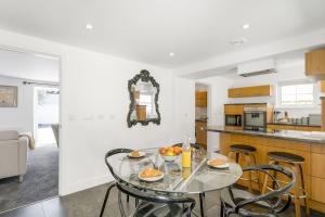 Rosevilla Farmhouse