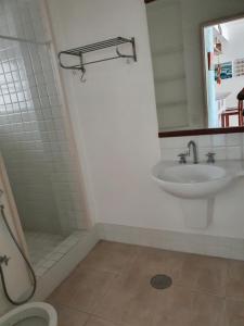 Pitangueiras 1 quarto cgaragem