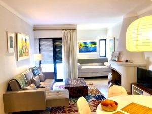 Art 13 - Apartamento com piscina