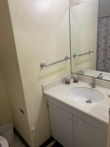 Finest Accommodation Renfrew Place 4-12 Renfrew Rd 2 bedroom 2 bat Apt # 15 New Kinston Jamaica