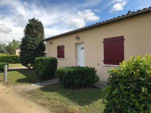 Maisons de vacances Spacious Holiday Home in Les Forges with Swimming Pool : photos des chambres