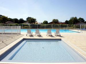 Maisons de vacances Spacious Holiday Home in Les Forges with Swimming Pool : photos des chambres