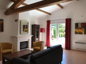 Maisons de vacances Cosy holiday home in Les Forges with shared pool : photos des chambres