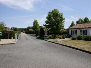 Villas Tasteful villa in Les Forges with terrace : photos des chambres