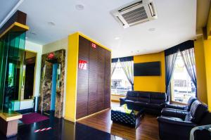 GRAND EASTERN HOTEL SDN BHD