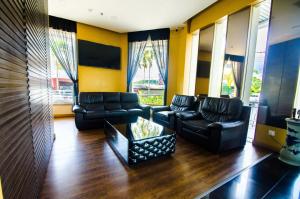 GRAND EASTERN HOTEL SDN BHD
