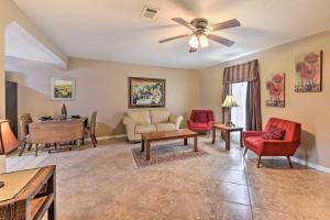 Kiln Townhome with Patio, 8 Mi to Boat Launch!