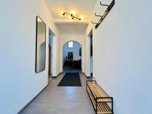Ferienwohnung - ländliche Atmosphäre, Geräumig, mit Arbeits- und Parkplatz, Küche, Netflix, perfekt für Gruppen