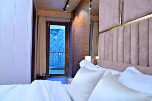 The Royale Suites - HOME STAY