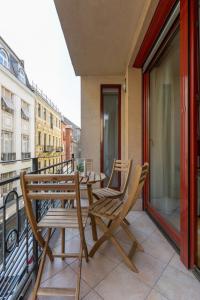 Super central, 2-bedroom apartment with terrace