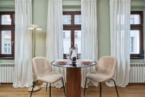 Heart of Wroclaw Uniwersytecka by Noclegi Renters