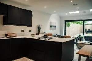 Bv Luxury 3 Bedroom Townhouse At Bed Cliff Oaks - Farnley