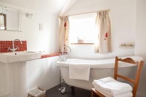 Deluxe Double Room with Bath room in Belmont Bed and Breakfast