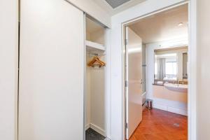 Harbourfront Living with Views to Write Home About