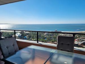 Accommodation Front - Immaculate 4 Sleeper with Ocean & Harbour Views