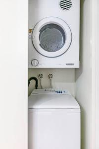 Incredible Harbourfront Home Away from Home