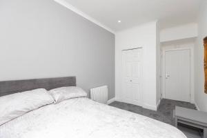 City centre 2 bedroom flat