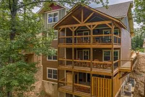 A Majestic Hilltop chalet - Glade