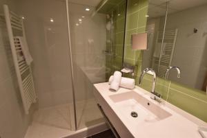 Hotels Hotel Le Quercy - Sure Hotel Collection by Best Western : photos des chambres