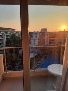 Admiral Plaza Premium apart
