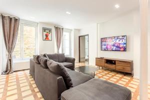 180 Suite Eden, Luxury APT at Sacré Coeur