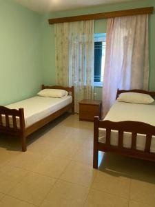 Lovely 2 bedroom rental unit with garden view city center
