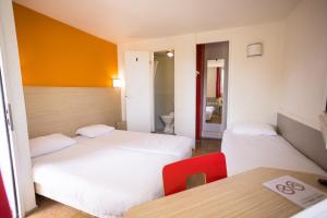 Hotels Premiere Classe Cherbourg - Tourlaville : Chambre Standard - 3 Lits Simples